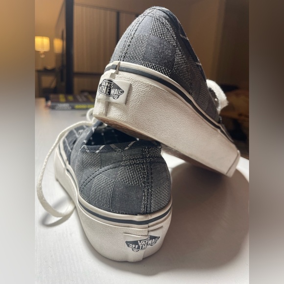 Platform vans! - Picture 3 of 5